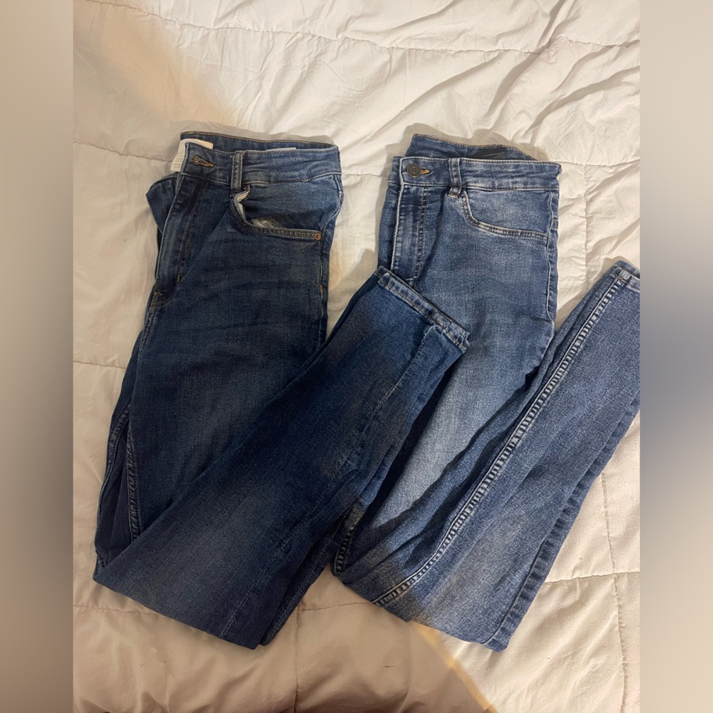 2 pairs of jeans from H&M. Nice fit and very gently worn.